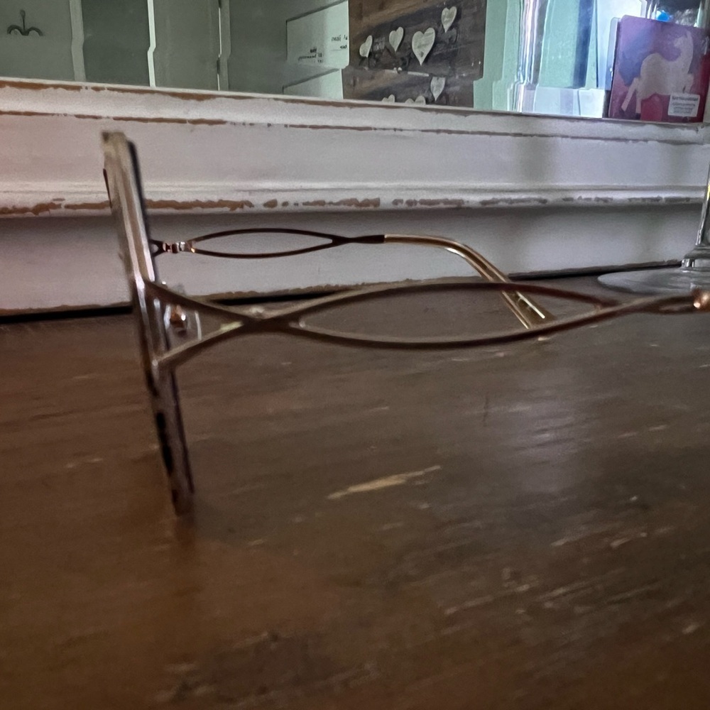 Chic Gold and Brown Sunglasses - Picture 3 of 7
